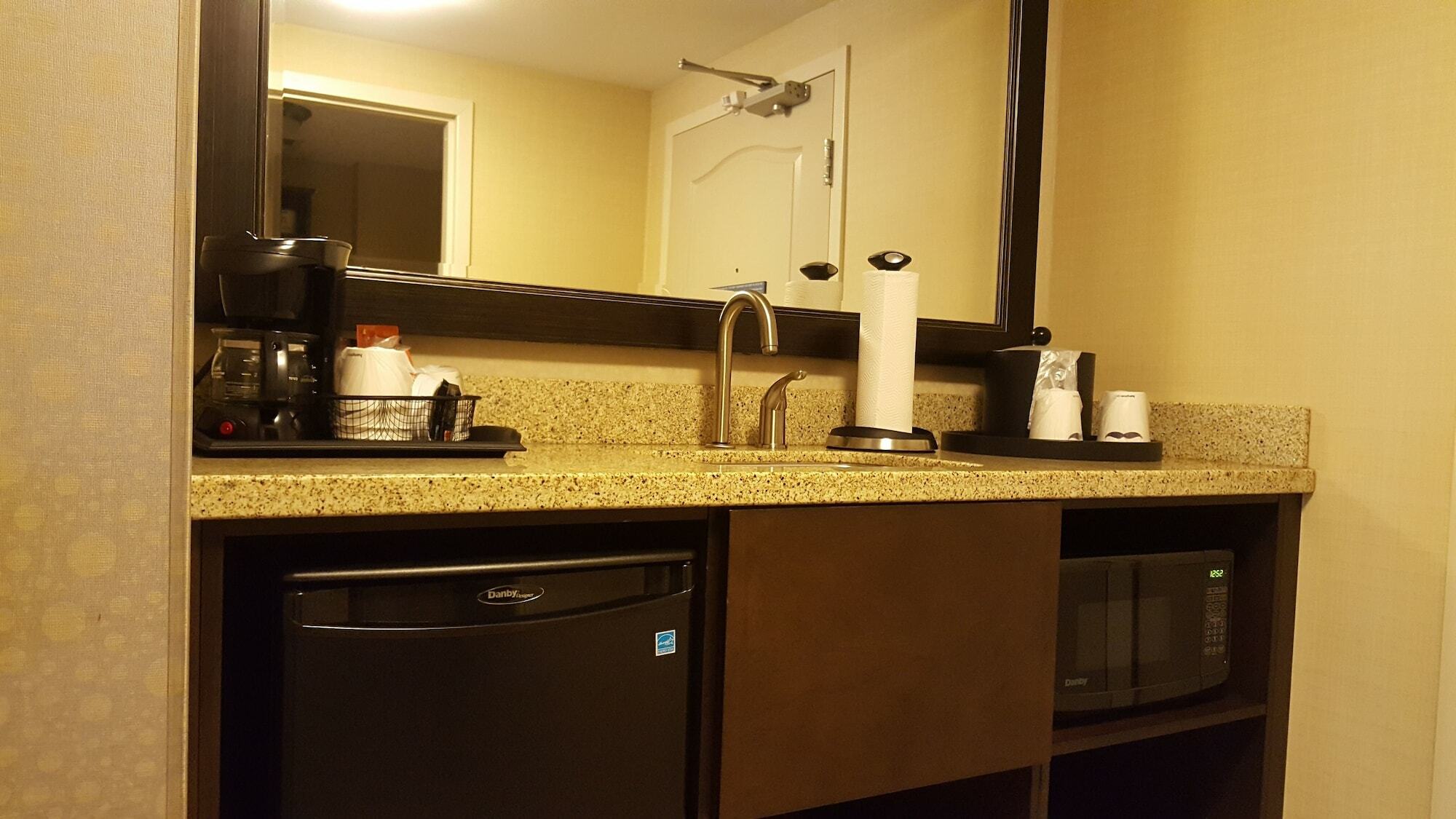 Hampton Inn Sydney Bagian luar foto